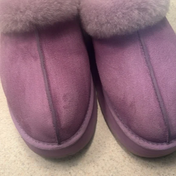 Ugg platform slippers/ everyday wear 
Hard to find purple ! - Picture 6 of 7